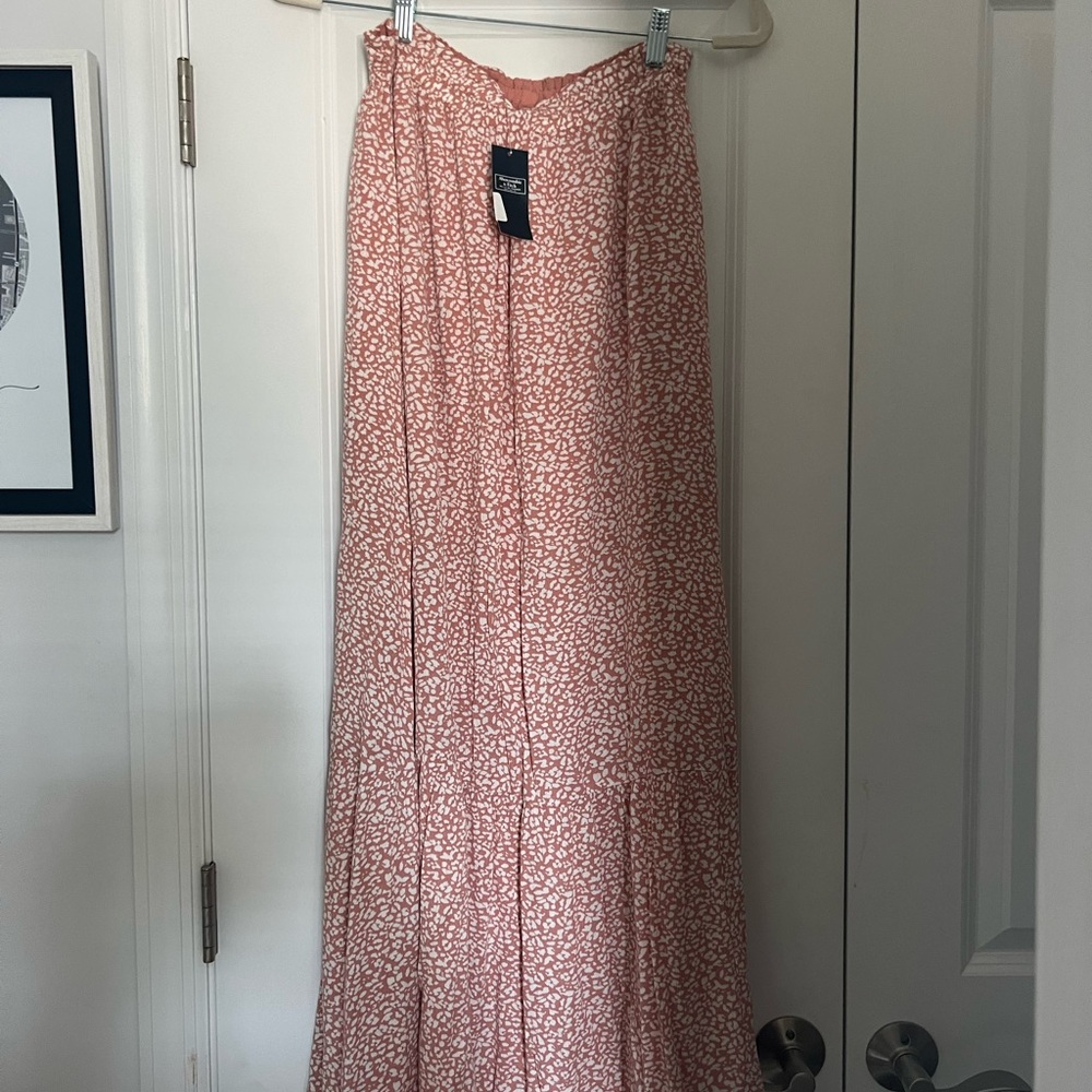 NWTS ABERCROMBIE MAXI SKIRT